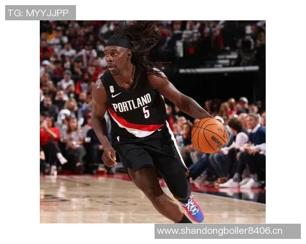 比卢普斯透露季前赛策略霍勒迪首战下半场缺席或调整先发阵容