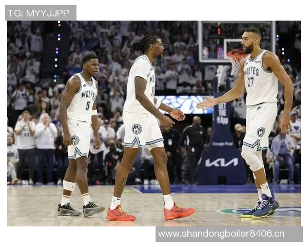 考辛斯盛赞华子与莫兰特组合完美契合展现篮球新风貌